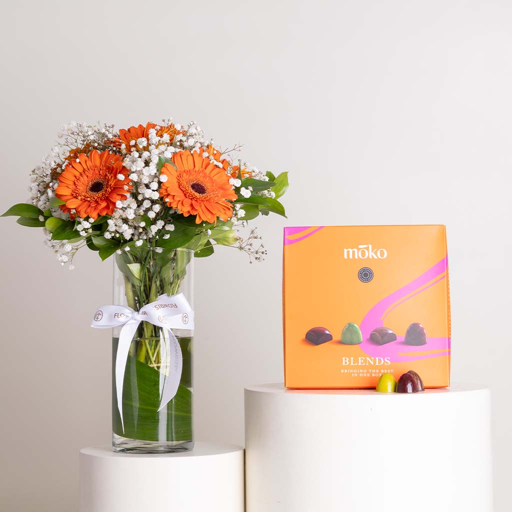 Flowrista Online Flowers Shop Moko Blend Chocolates Box & Gerbera Mixed Vase
