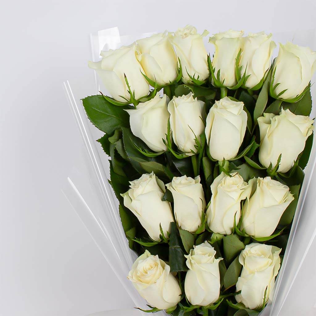 product-image-Flowrista | White Roses Bouquet - 17 Stems