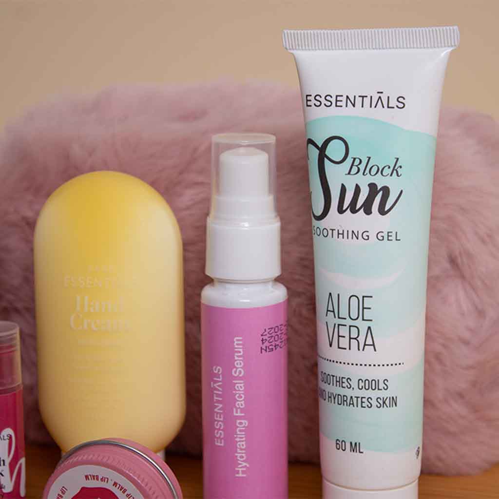 product-image-Essentials Autumn Everyday Pouch And 15 Roses