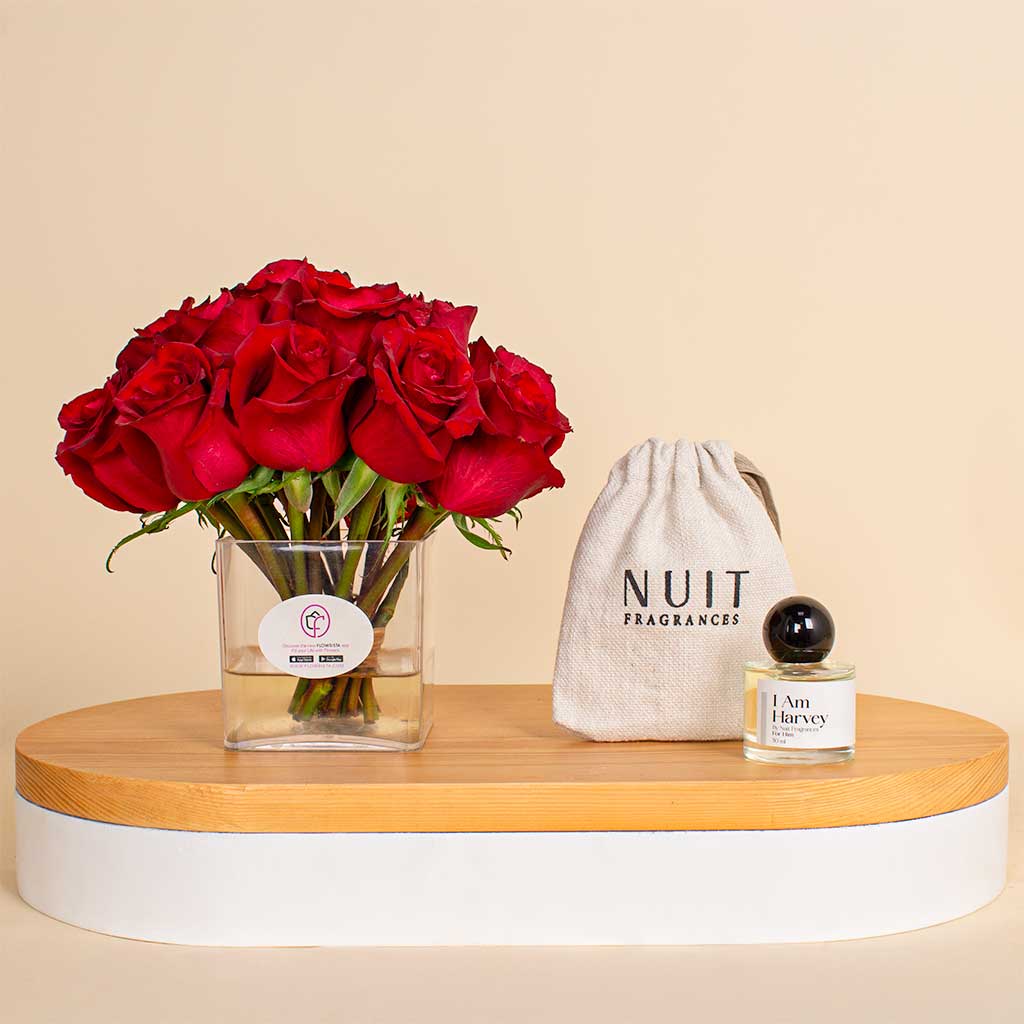 Flowrista Online Flowers Shop Nuit Fragrances I am Harvey | A vase of 15 red roses