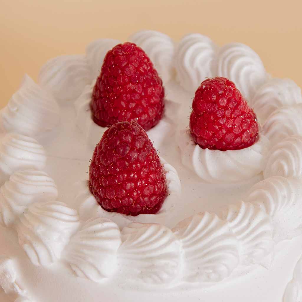 product-image-Voila Red Velvet Cake with Vase of 25 White Roses