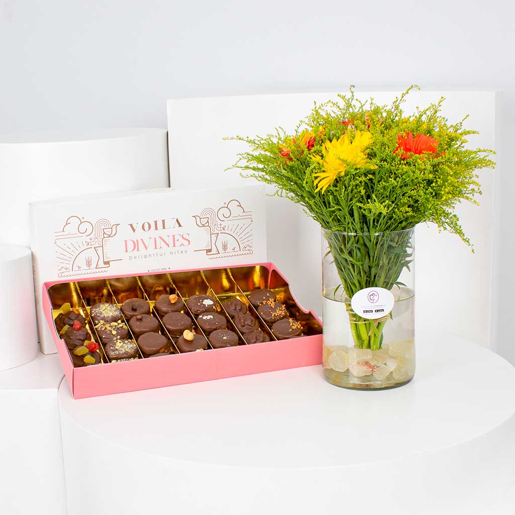 Flowrista Online Flowers Shop Voila Sable Chocolate Box and Happy Scents Vase