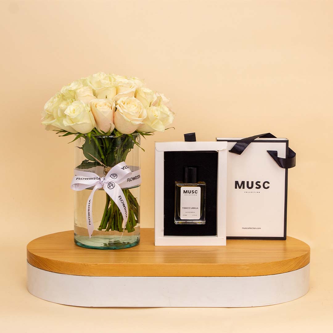 Flowrista Online Flowers Shop MUSC Tobacco Vanille 50ml & 20 White Roses Vase
