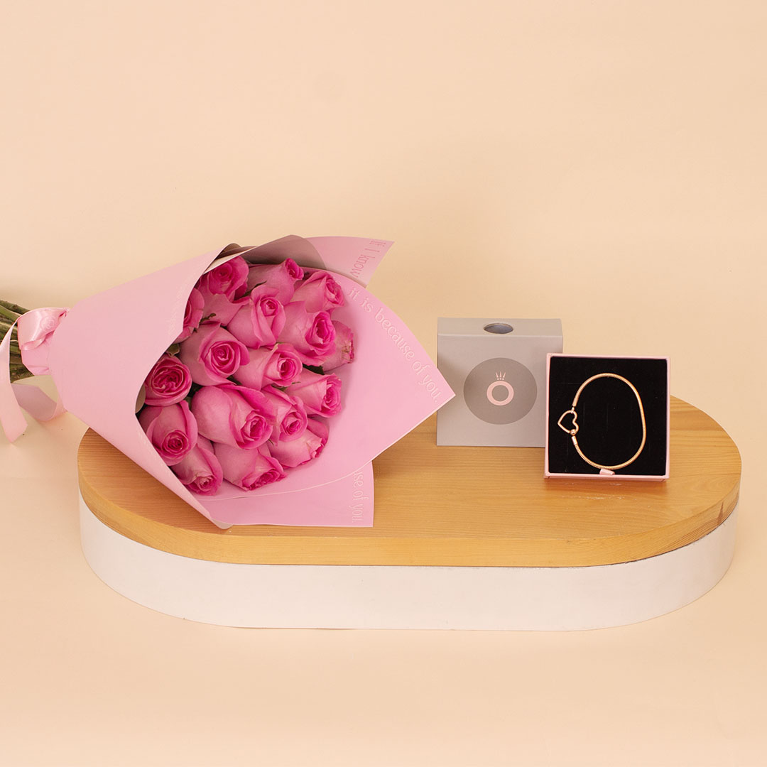 Flowrista Online Flowers Shop Pandora Rose Heart Clasp Bracelet & 15 Pink Roses