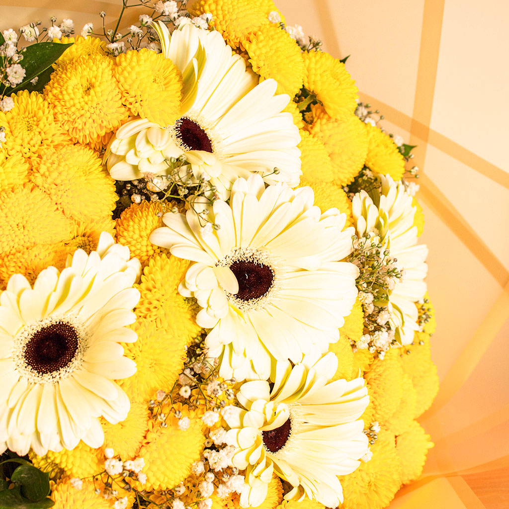 product-image-Carolina Herrera Good Girl with Chrysanthemum, Gerbera