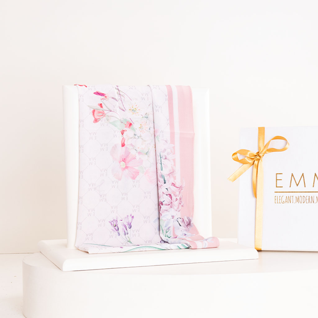 product-image-EMMA Fleuri Fleuri Scarf & Red Roses Bouquet
