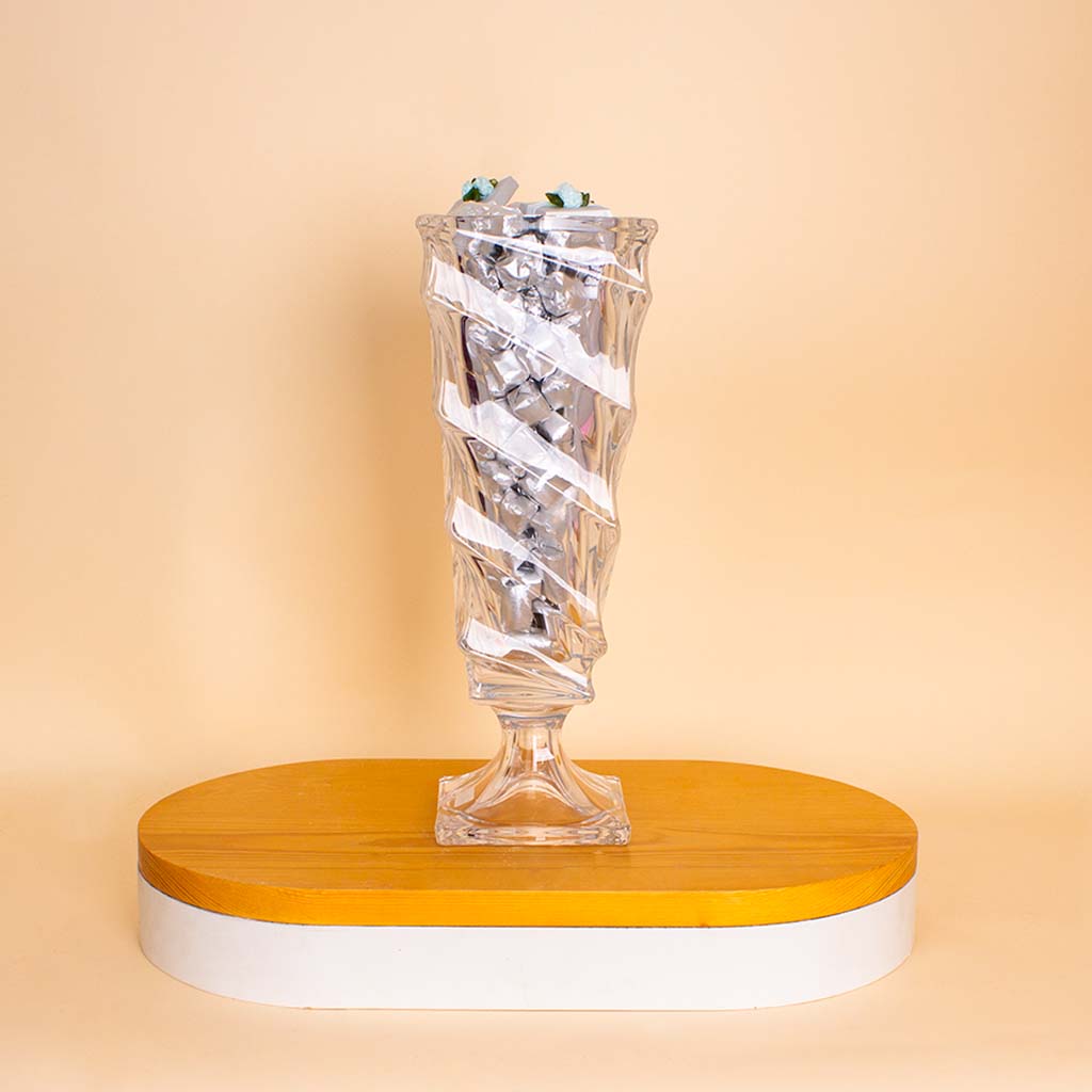 product-image-Passionelle Chocolate Crystal Vase 1kg & Red Roses Bouquet