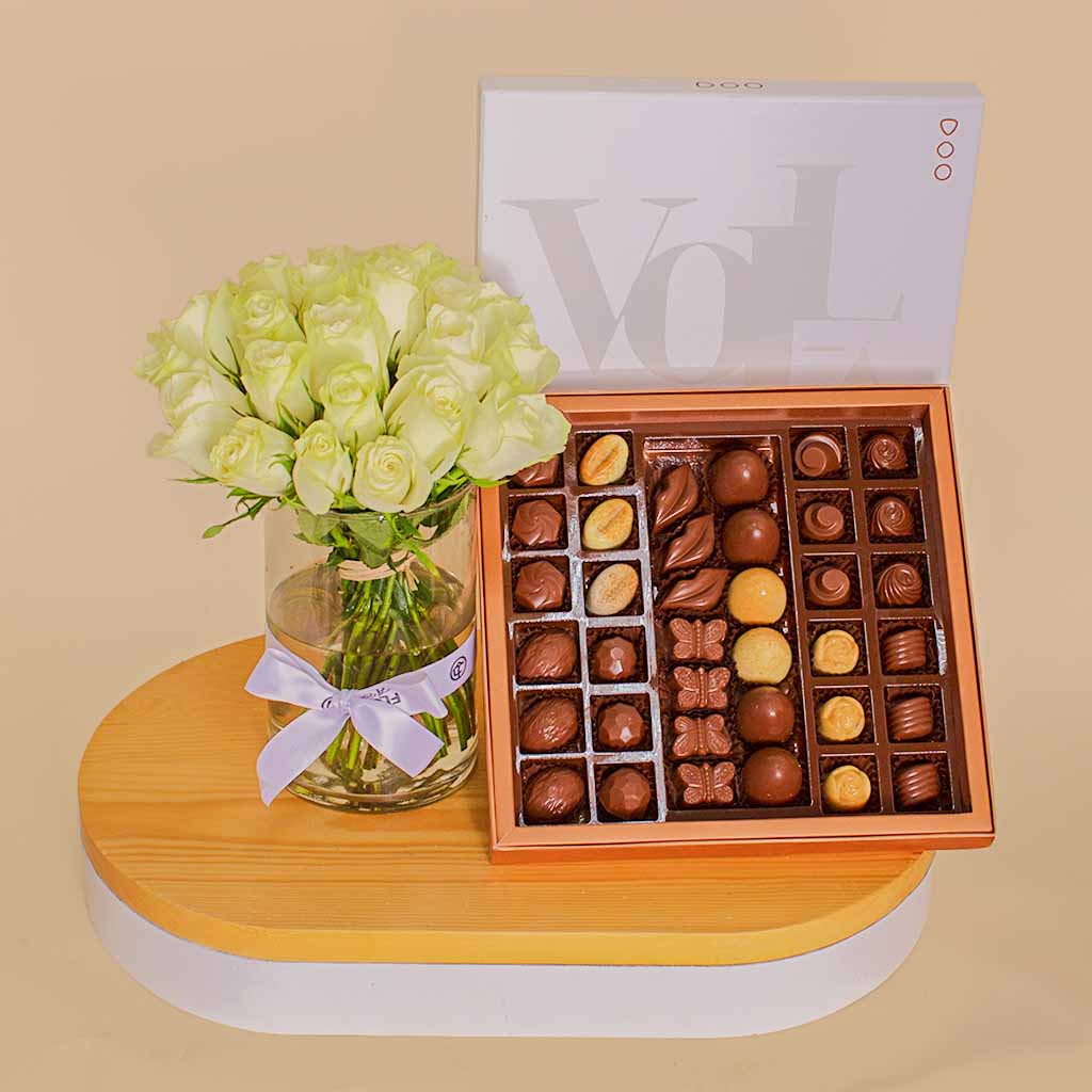 product-image-Voila Belgian Chocolates & Vase 25 White Rose