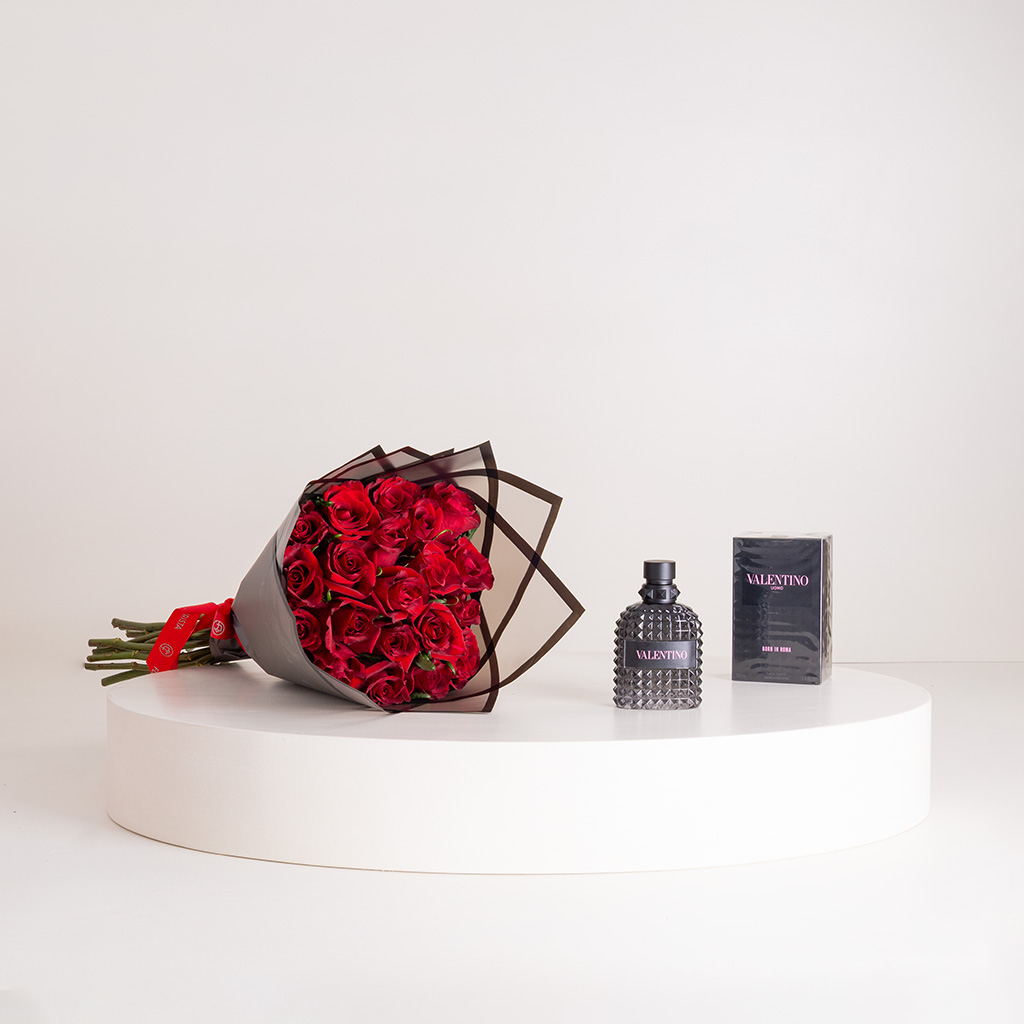 Flowrista Online Flowers Shop عطر فالنتينو أومو بورن إن روما أو دو تواليت وباقة ورود حمراء