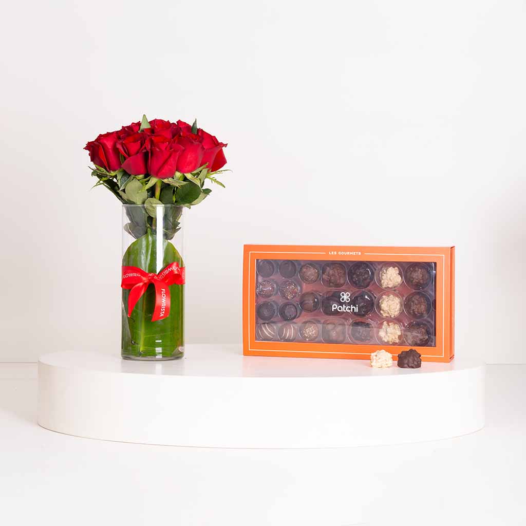 Flowrista Online Flowers Shop باتشي لي جورميه ٥٨٠ جرام مع مزهرية ورود حمراء