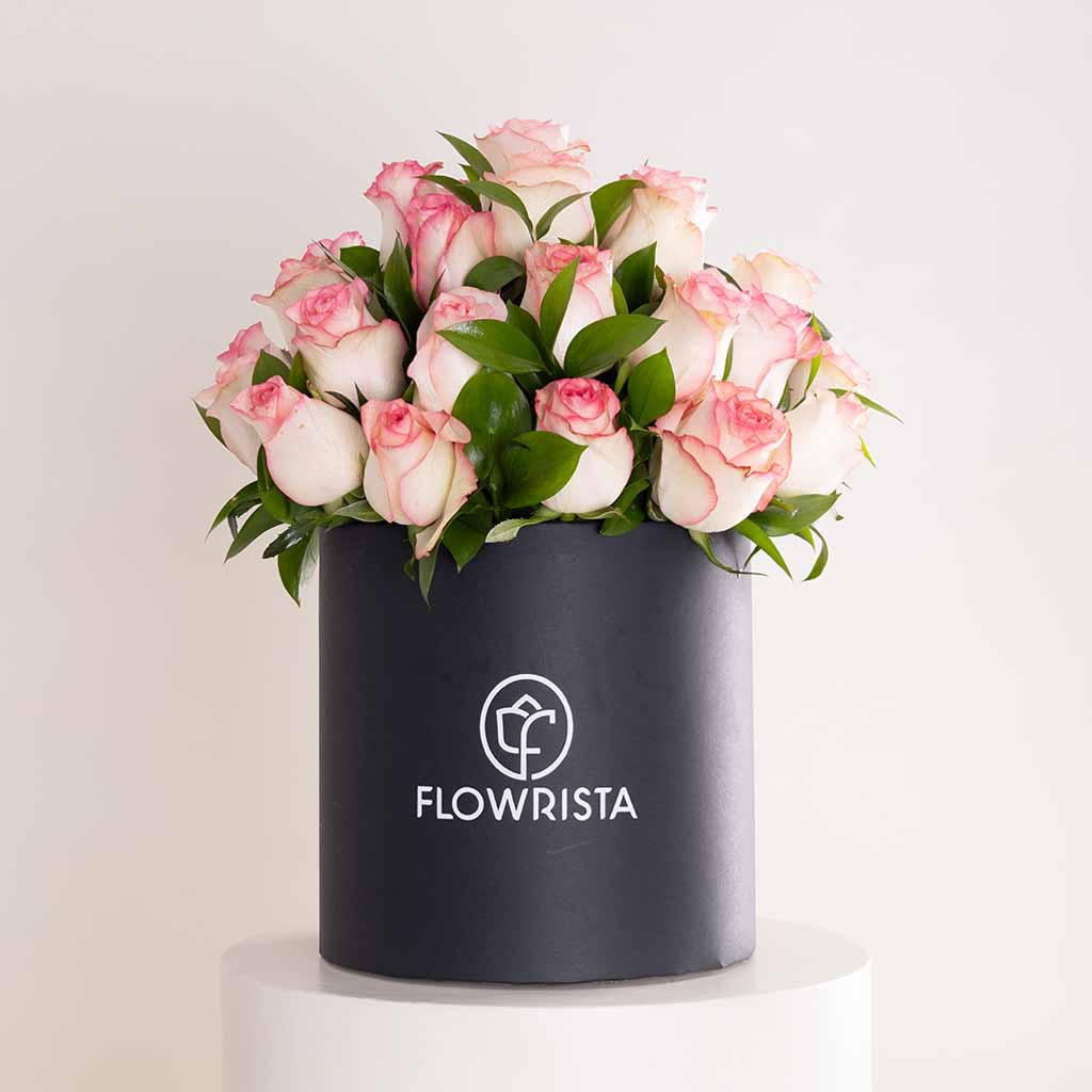 Flowrista Online Flowers Shop صندوق ورود جومليا من فلوريستا