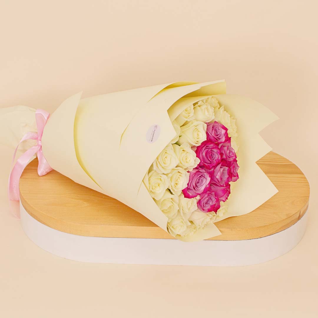 product-image-باقة ورود فلوريستا - أبيض & أرجواني