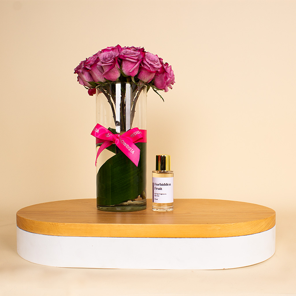 Flowrista Online Flowers Shop Nuit Forbidden fruit and 15 Deep purble vase rose