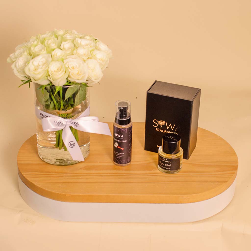 product-image-Siwa Marshmallow Bundle with Vase of 20 White Roses
