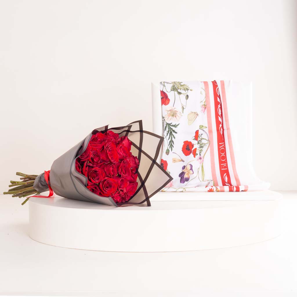 product-image-Veloor Rouge Scarf with 20 Red Roses Bouquet