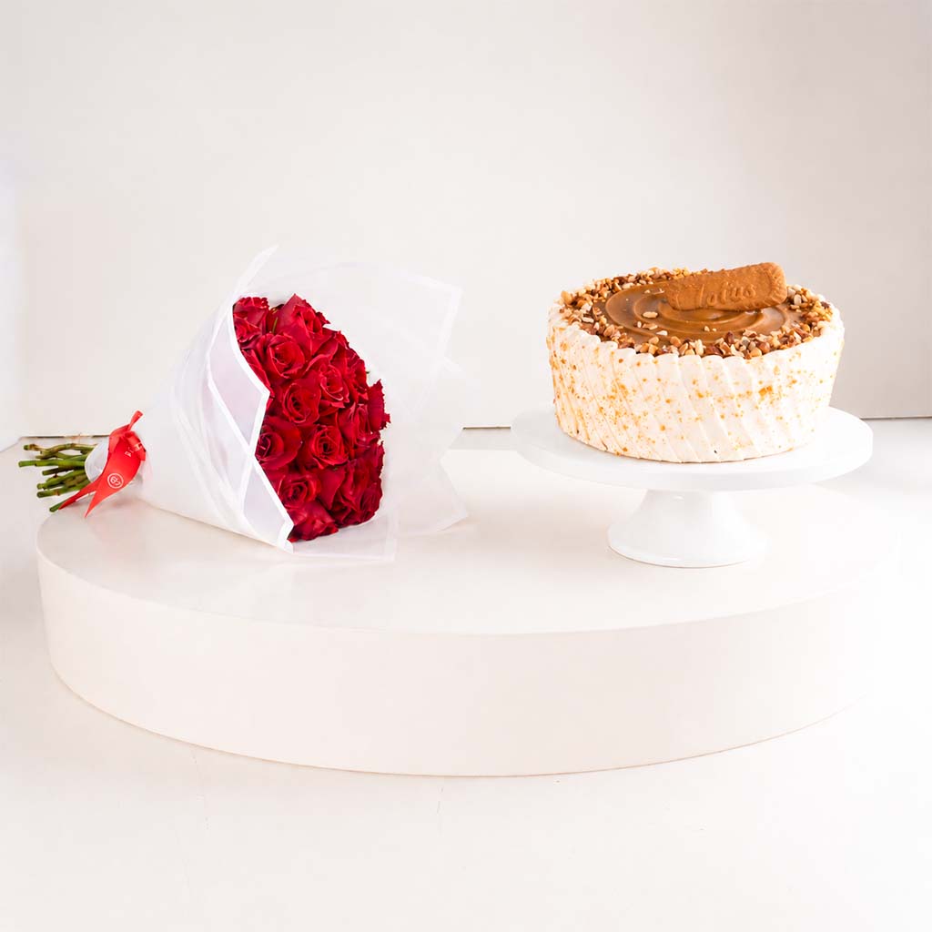 Flowrista Online Flowers Shop Voila Banana Lotus Cake & 15 Red Roses