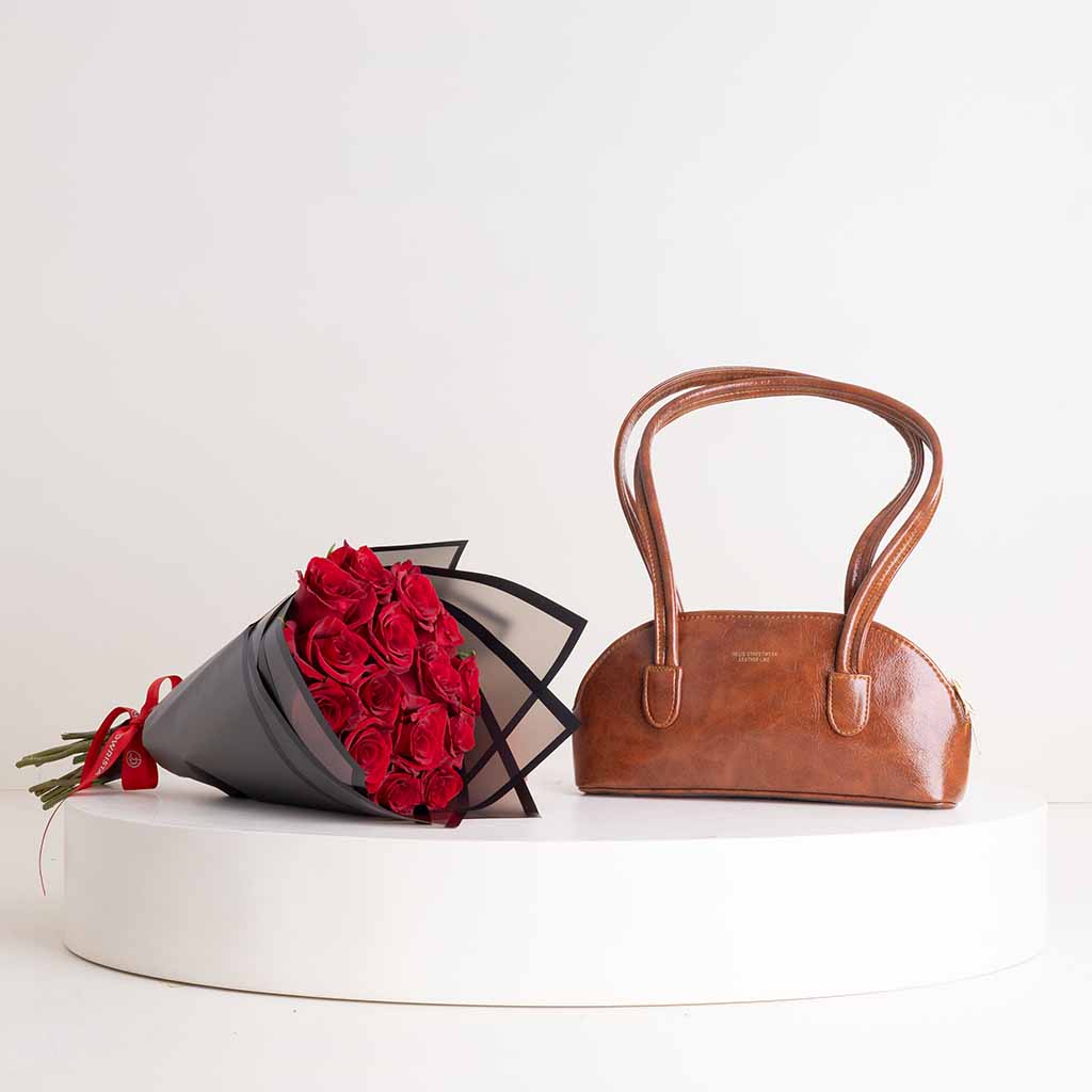 product-image-HELIO Branded Baguette Bag Caramel & Red Roses Bouquet
