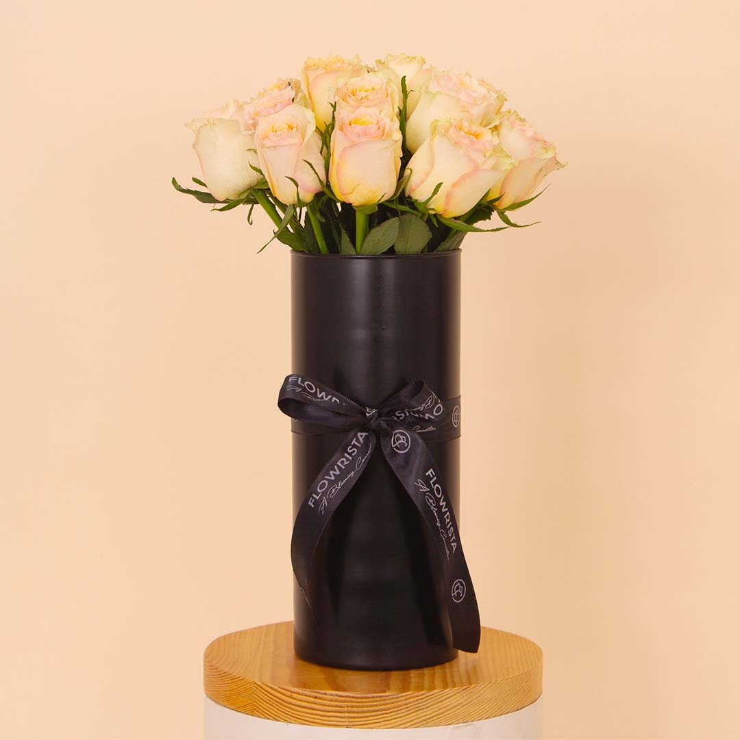 Flowrista Online Flowers Shop Flowrista | Simon Roses Vase – 20 Stems