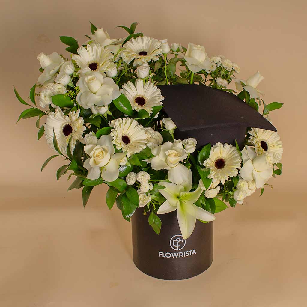 product-image-Luxury Graduation Box - 34 Flowers & Graduation Cap