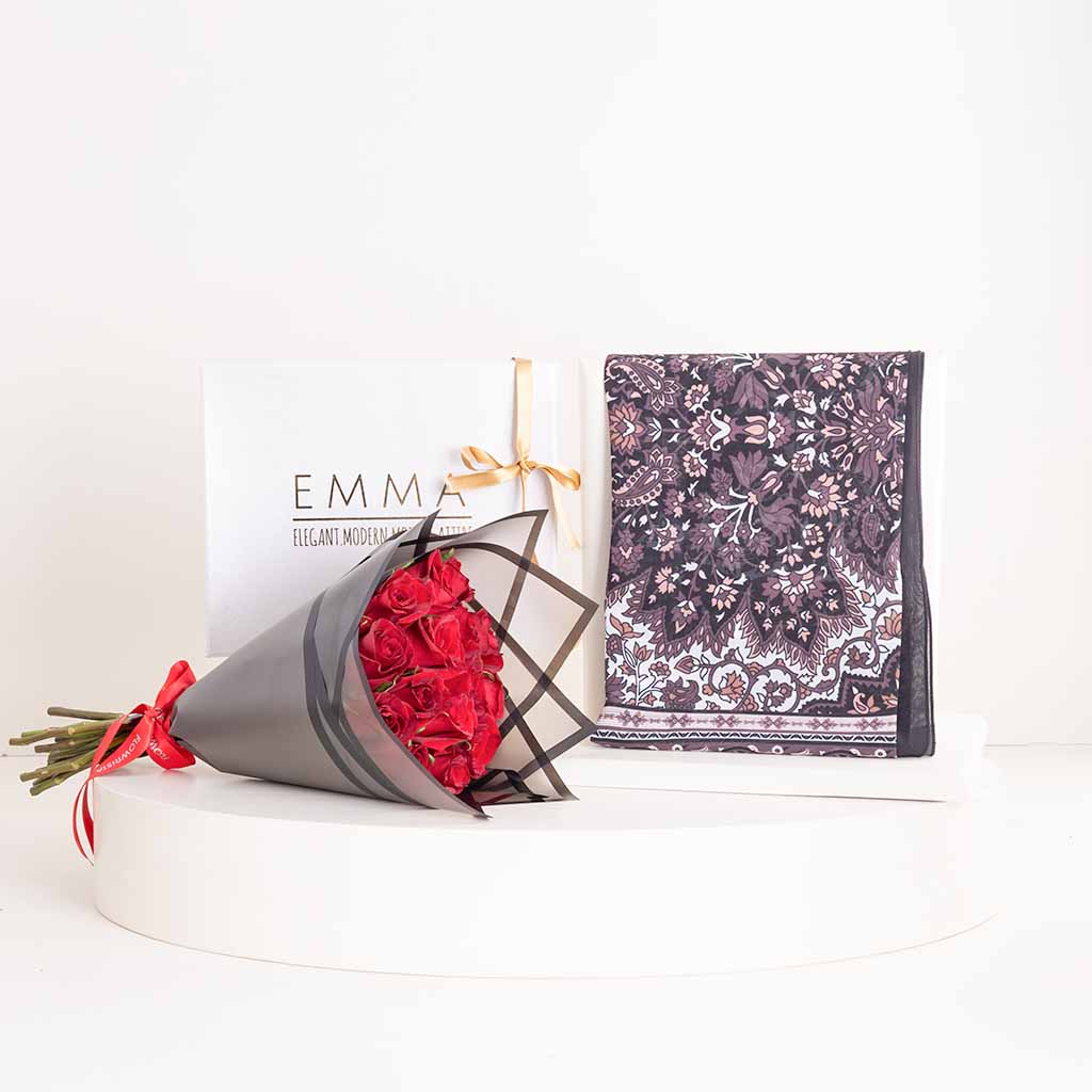 Flowrista Online Flowers Shop وشاح ميستيك وودز من إيما وباقة ورود حمراء