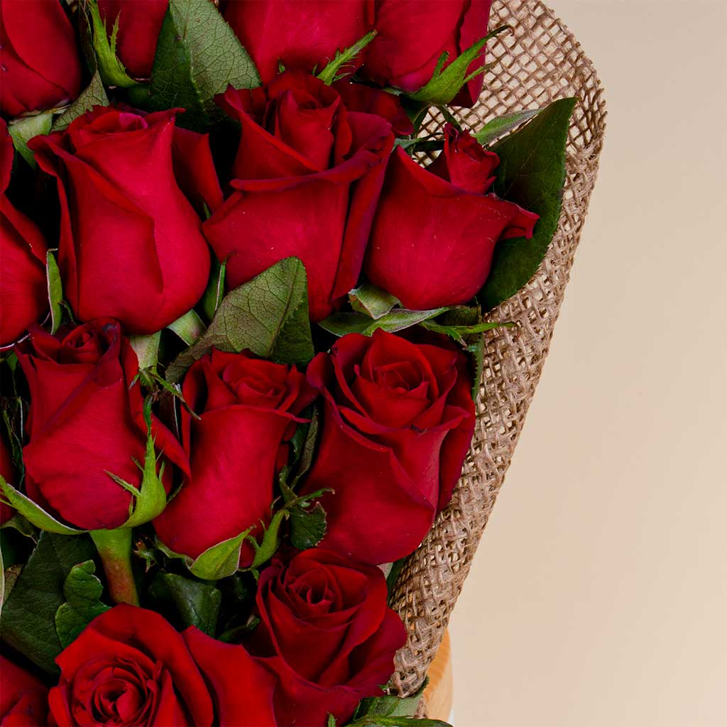 product-image-Pavo’s Bloom & Romantic Roses Hand Bouquet