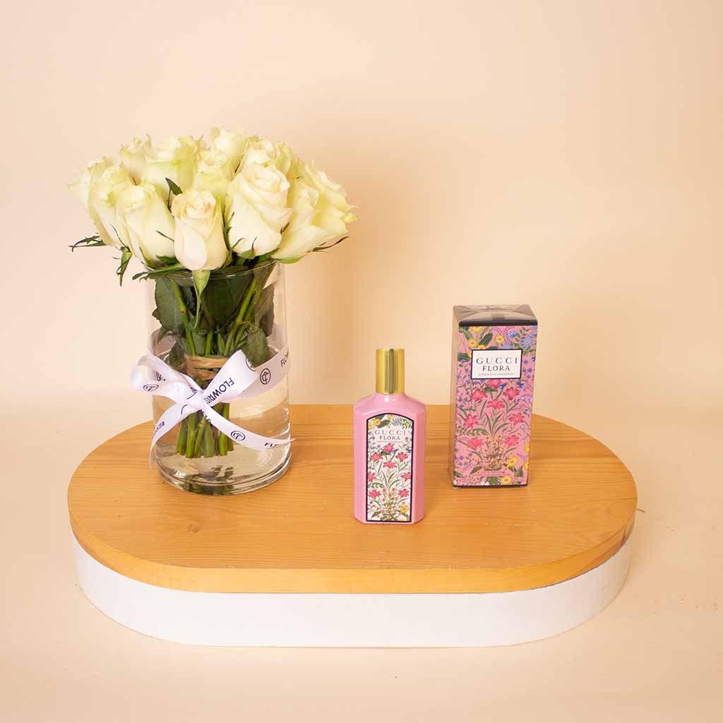 product-image-عطر غوتشي فلورا جورجيس غاردينيا للنساء 100 مل مع مزهرية من الورود البيضاء