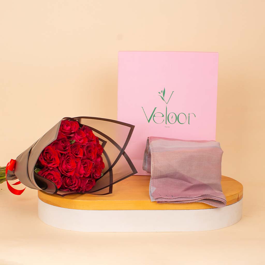 Flowrista Online Flowers Shop وشاح فيلور جيد مع باقة من الورود الحمراء