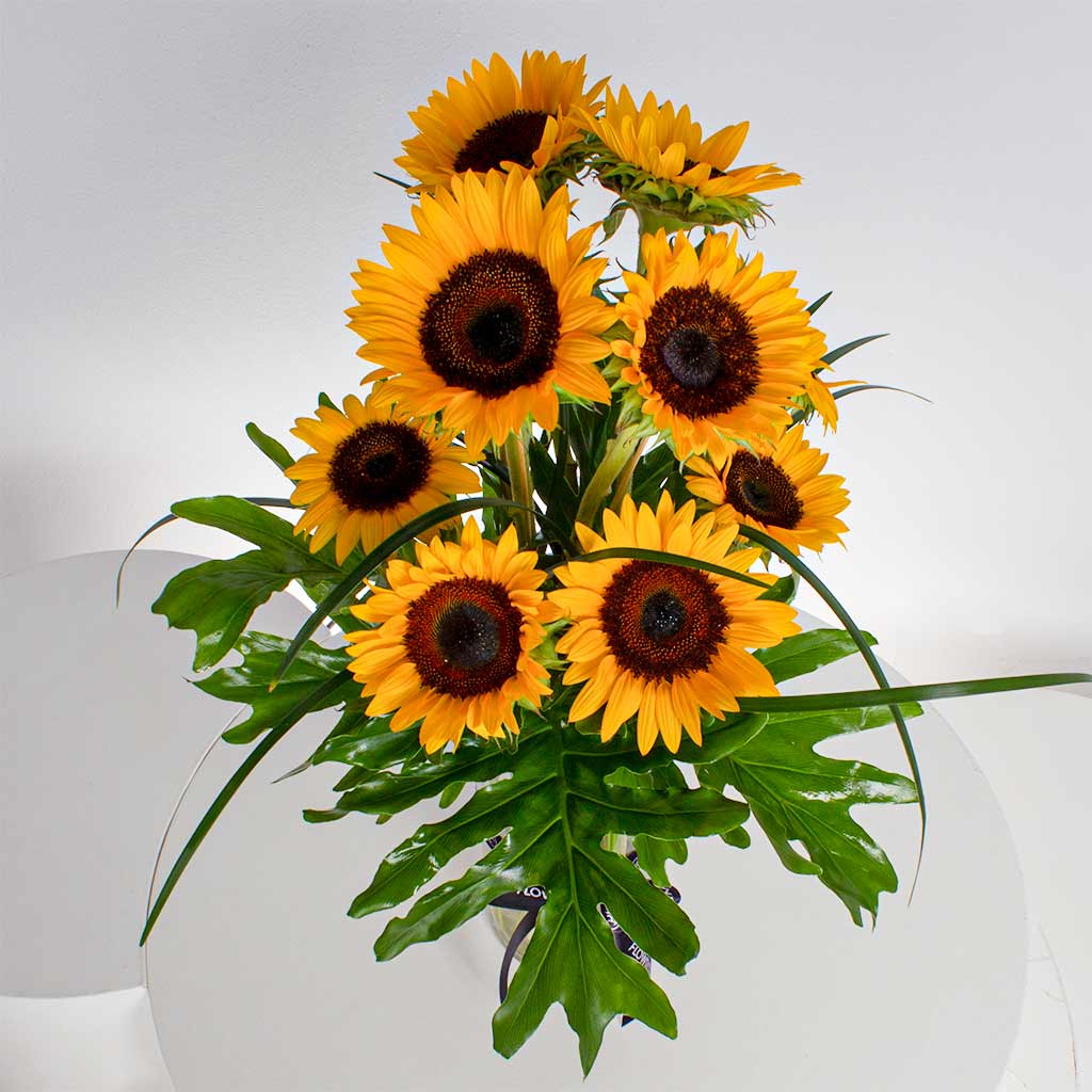 product-image-Flowrista | Sunflower Vase – 10 Stems