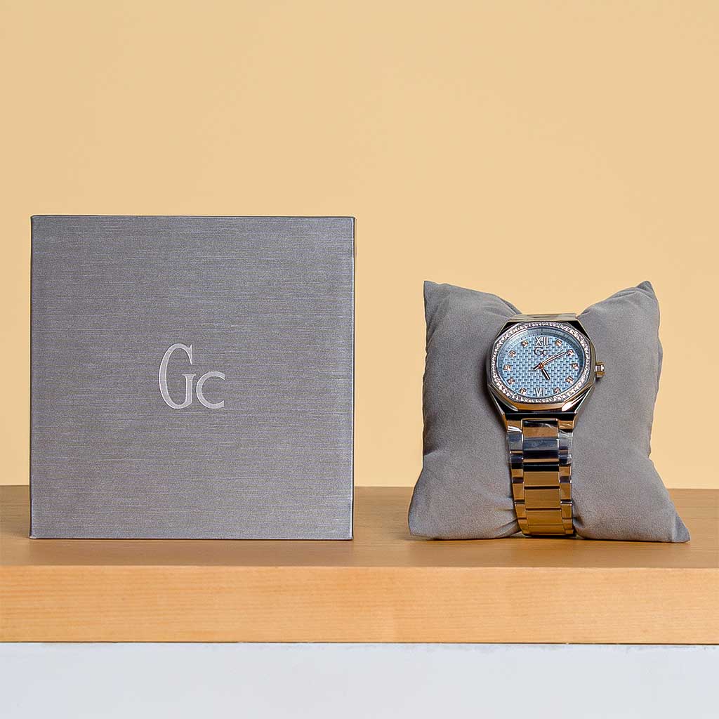 Flowrista Online Flowers Shop Gc Coussin Sleek Lady Quartz Stainless Steel Watch Z25003L7MF