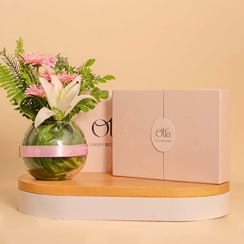 product-image-Olfa Perfume Bundle – A Trio of Signature Scents with Elegant Vase Arrangement