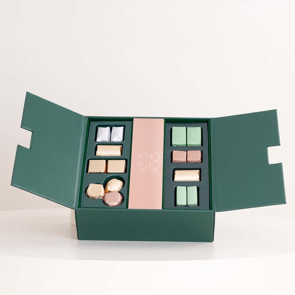 product-image-باتشي ليه سيجنتشرز ٥٦٠ غرام وباقة ورود حمراء