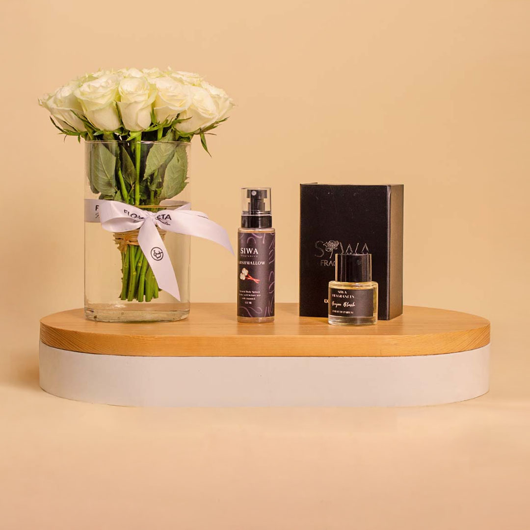 product-image-Siwa Marshmallow Bundle with Vase of 20 White Roses