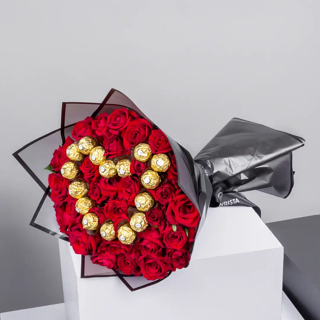Flowrista Online Flowers Shop هدية فاخرة: ورود حمراء مع شوكولاتة فيريرو