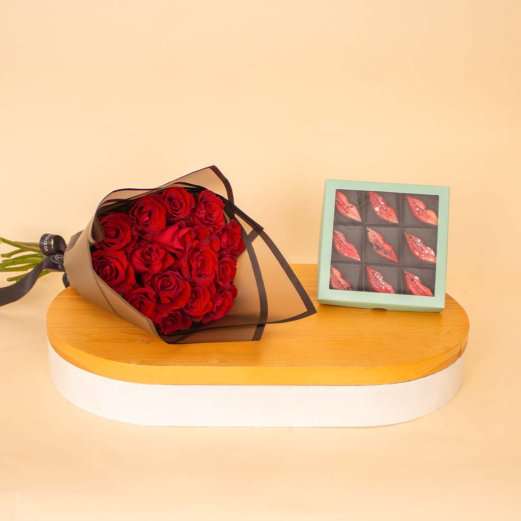 product-image-Chocolate Factory Bonbon 135 g & Red Roses Vase