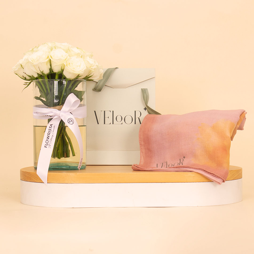 product-image-Veloor Scarf Azahar | White Roses Vase