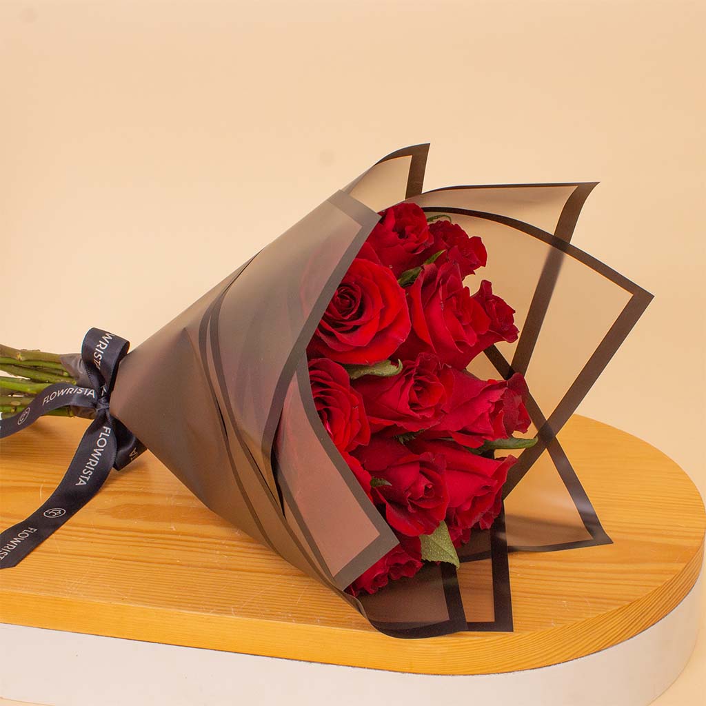 product-image-MUSC Oud Musc Perfume & Felizmoda Gold-Plated Silver Necklace with Red Roses Bouquet
