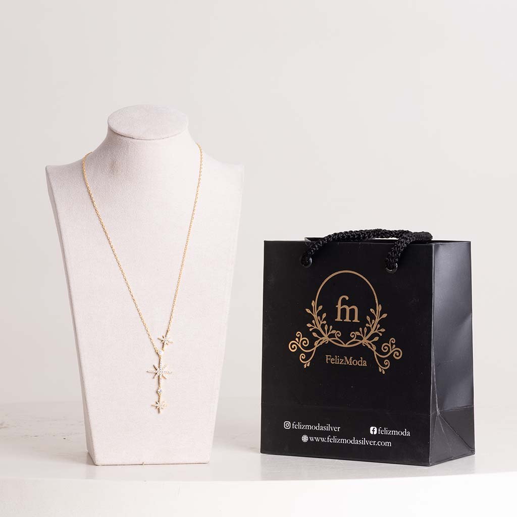 product-image-Felizmoda Three Stars Necklace & Red Roses Bouquet