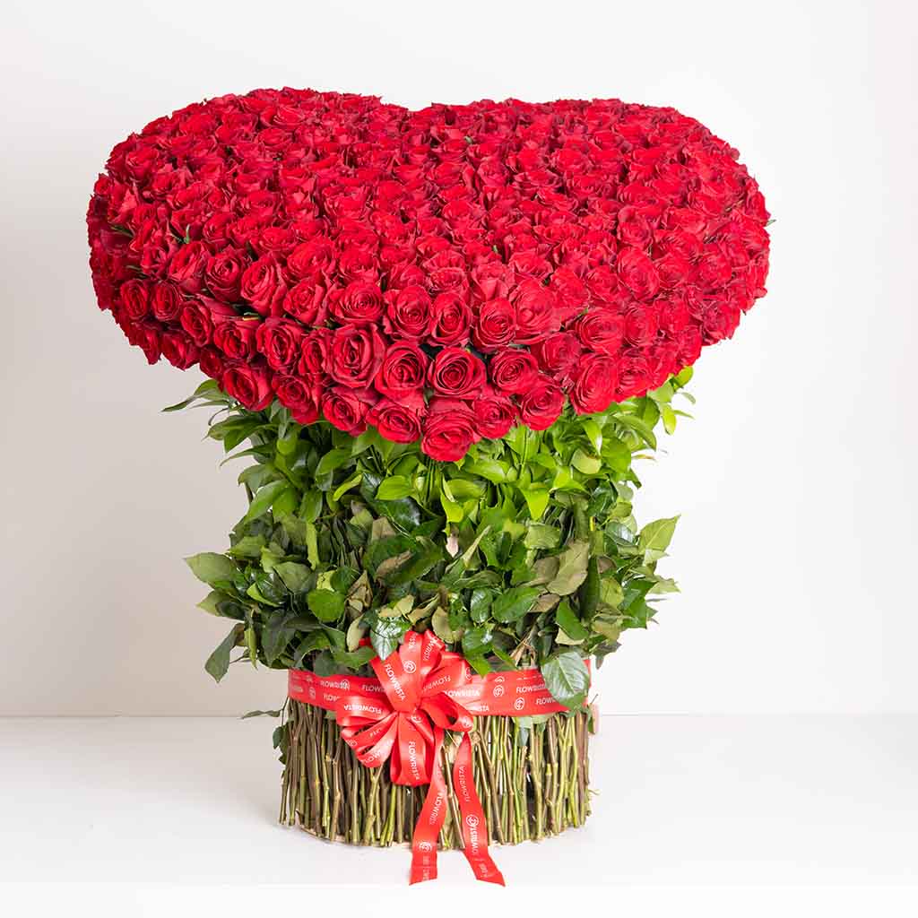 Flowrista Online Flowers Shop حب أبدي من الورود الحمراء – 300 وردة حمراء