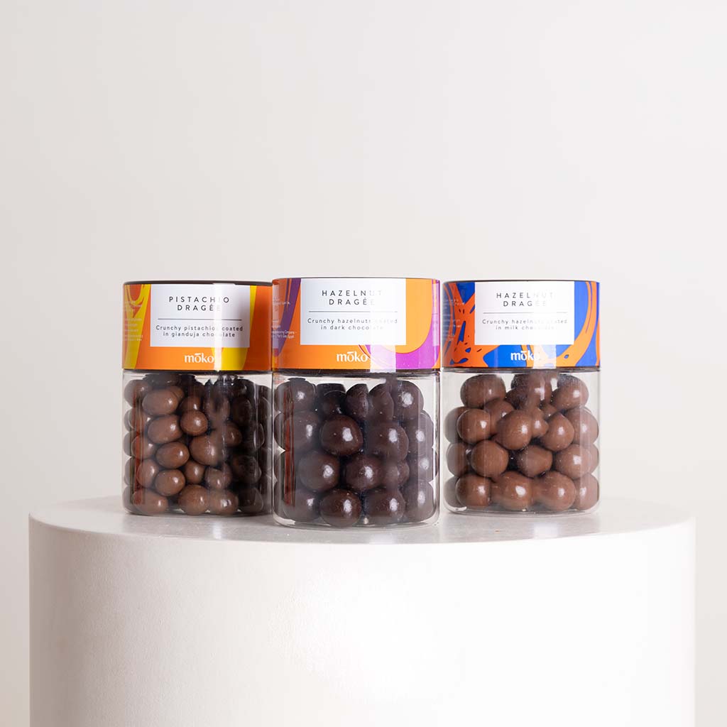 product-image-برطمانات شوكولاتة موكو ومزهرية ورود بنفسجية