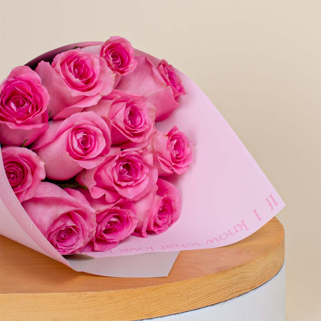 product-image-Hand Bouquet of 12 Pink Roses