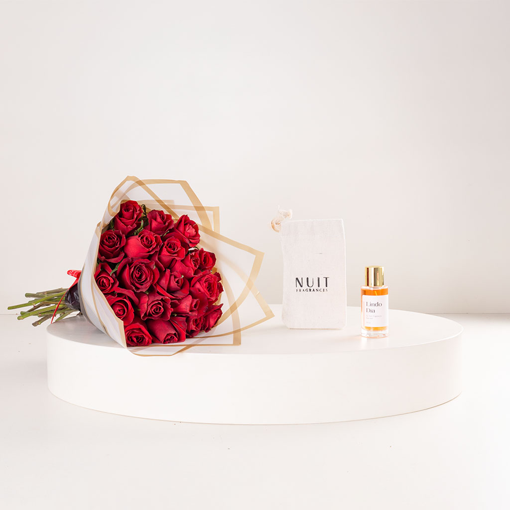 product-image-Nuit Lindo Día Eau de Parfum 50ml & Red Roses Bouquet