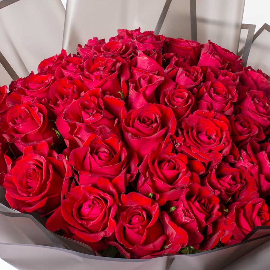 product-image-باقة فاخرة من الورود الحمراء