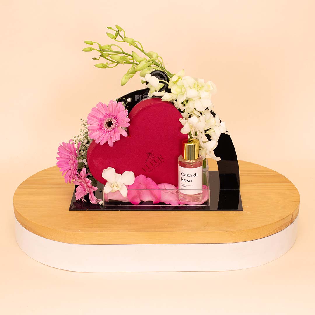 product-image-Casa di Rosa Gift Set | Nuit Perfume, Flowers & Fleur Chocolate