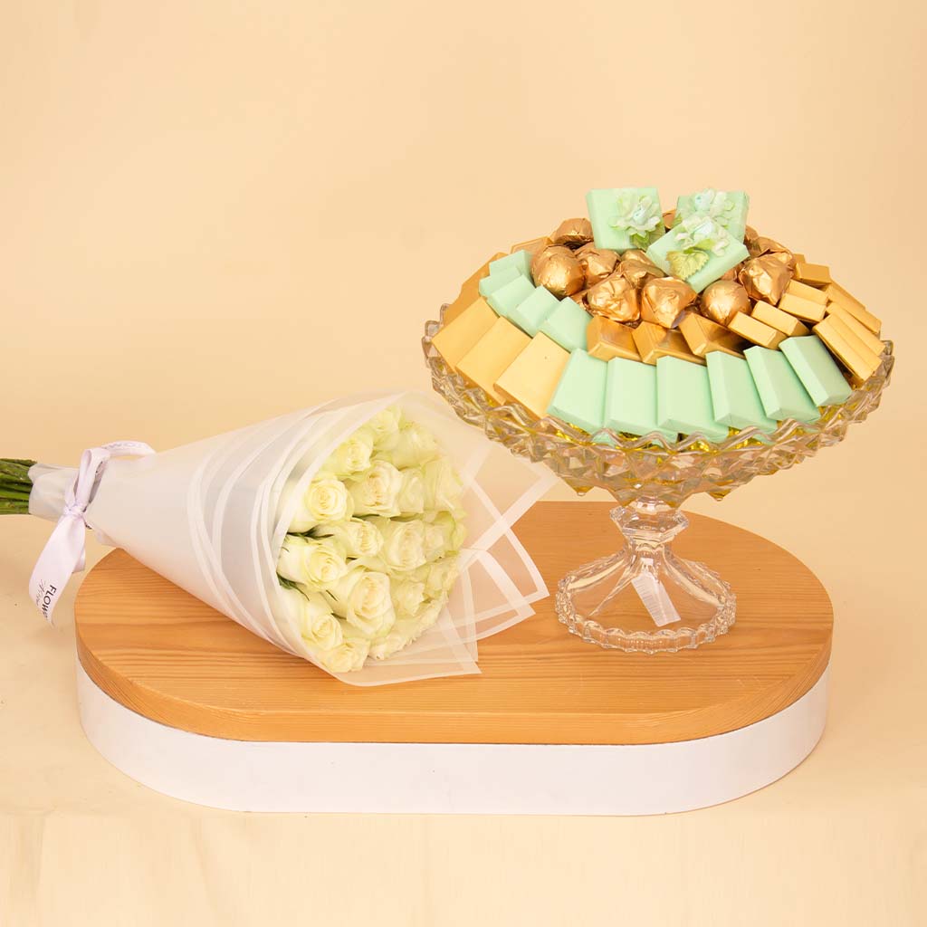 product-image-هدية باشيونيل الكريستالية الفضية مع 15 وردة بيضاء