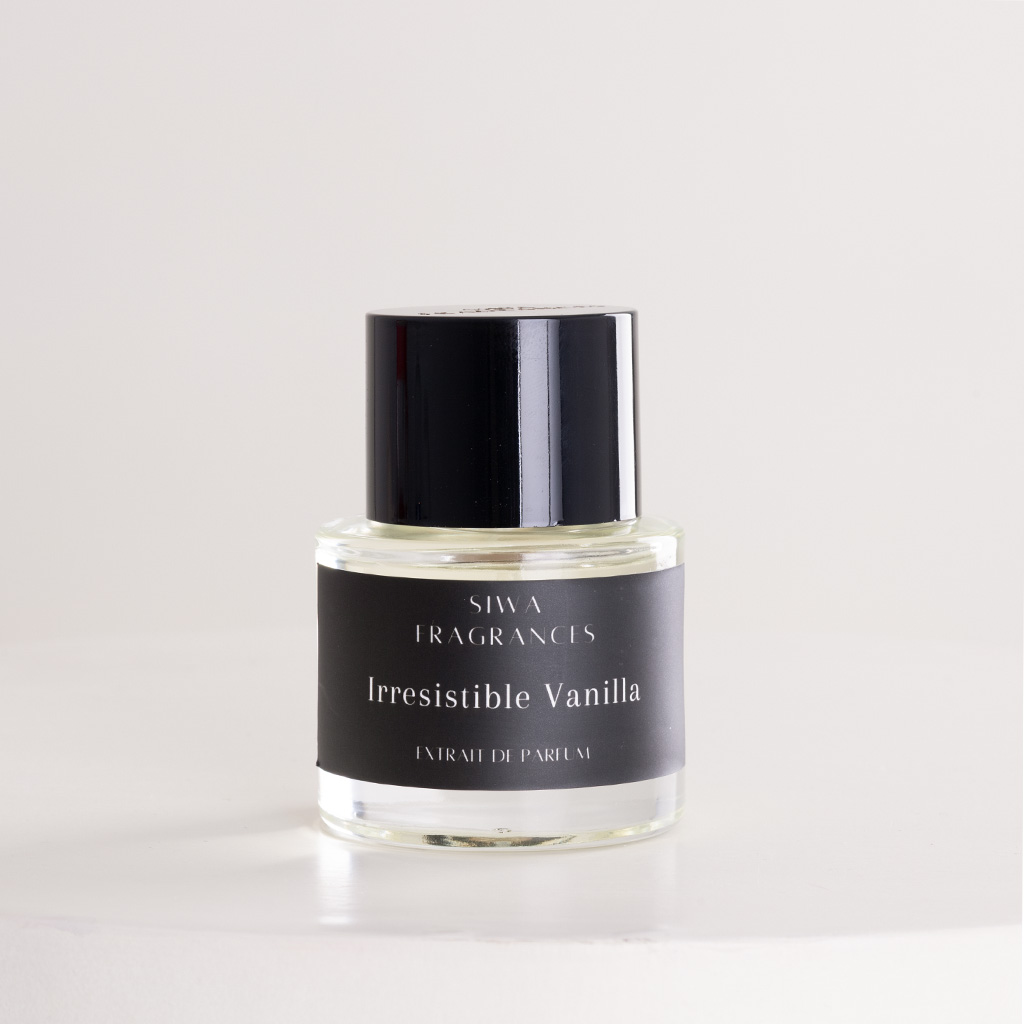product-image-عطر سيوا إيريزيستبل فانيلا أو دو بارفان ٥٠ مل وباقة من الورود البيضاء