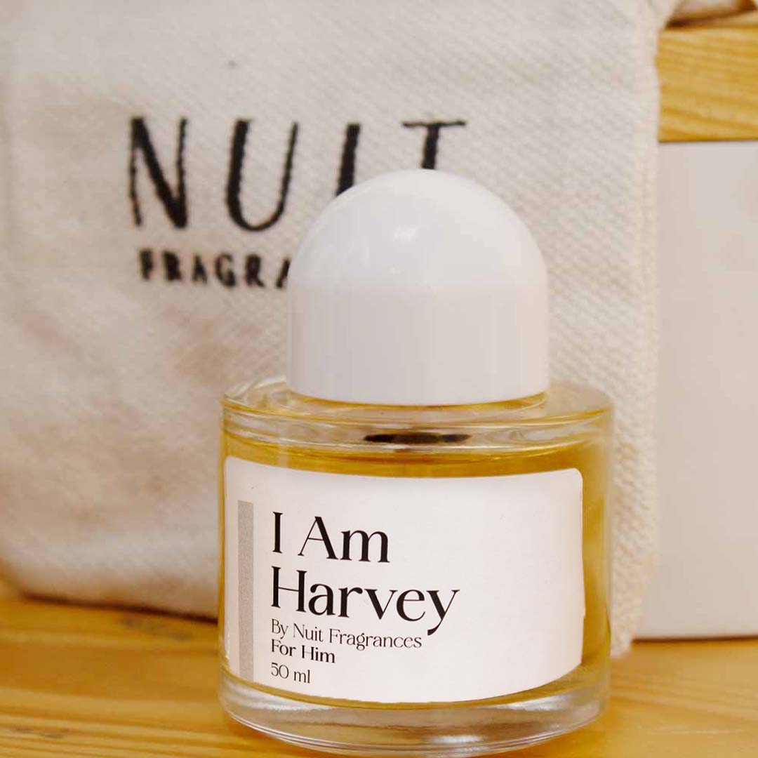 product-image-Nuit Fragrances I Am Harvey And White Roses Vase