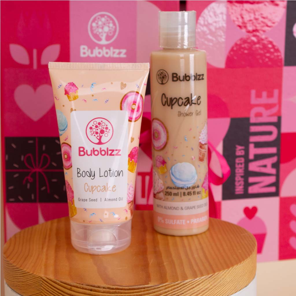 product-image-Bubblzz Cupcake Body Care Collection & Red Roses Vase