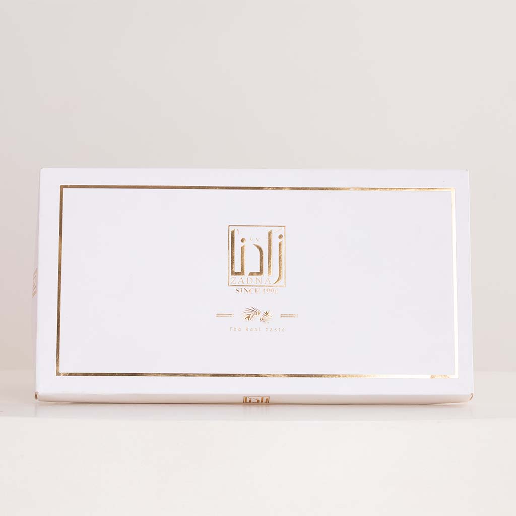 product-image-Zadna Premium Dates & Revival Roses Bouquet