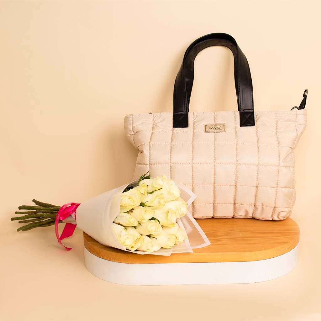 Flowrista Online Flowers Shop حقيبة يد بافو بيج مع 15 وردة بيضاء