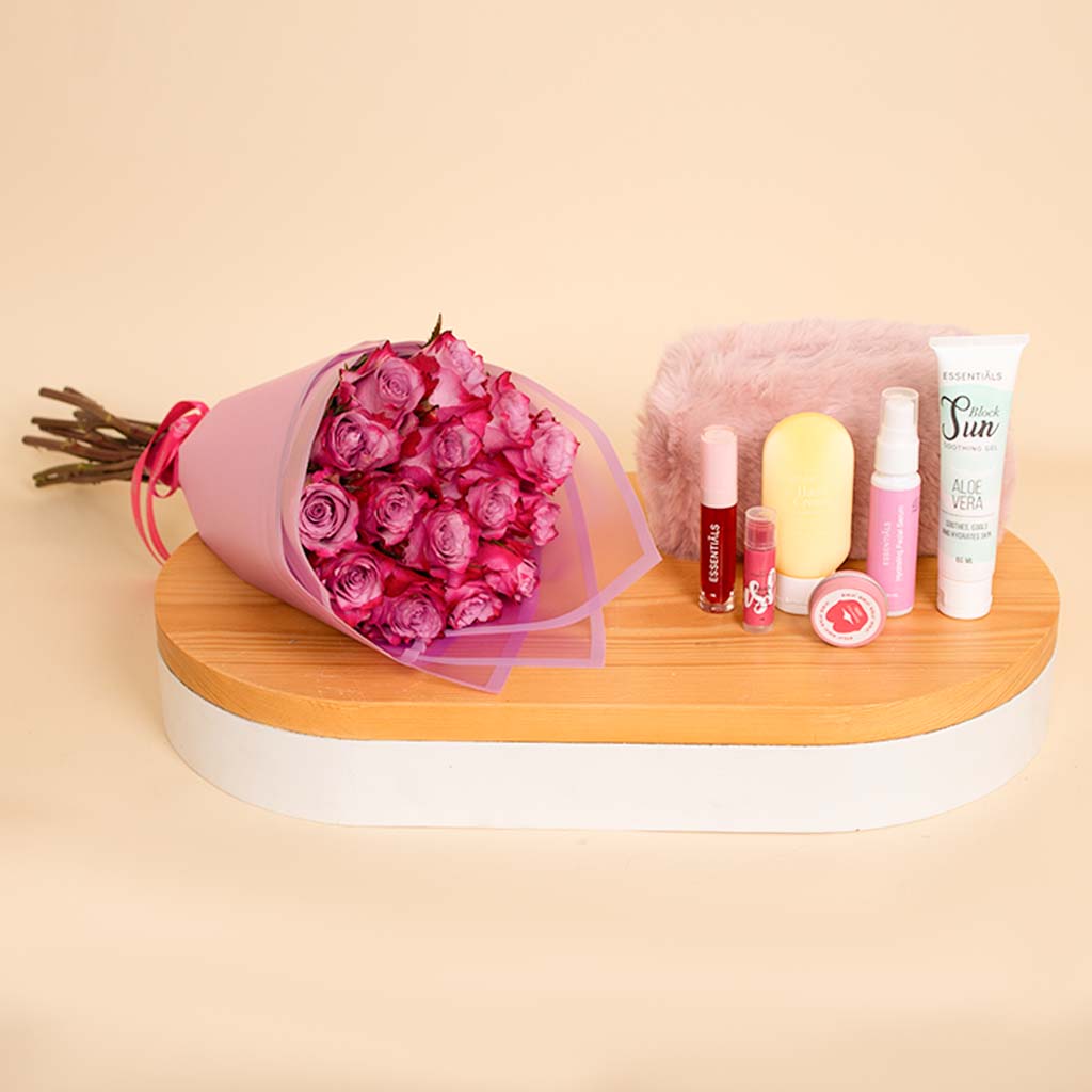 product-image-Essentials Autumn Everyday Pouch And 15 Roses